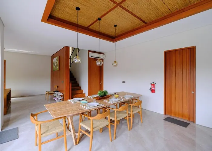 Swarna Umalas Modern 4br W Pool Villa Canggu (Bali)